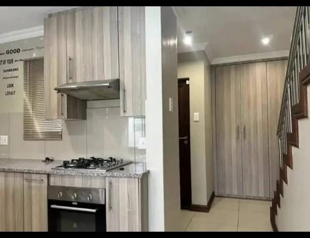 3 BEDROOM TOWNHOUSE FOR SALE IN BEN FLEUR
